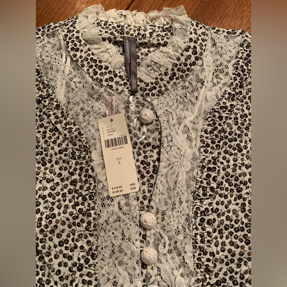 Anthropologie Cape-Sleeve Lace-Trim Blouse In: Sand - Picture 5 of 5